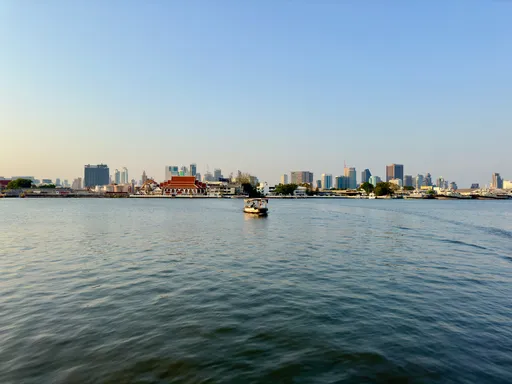 Chao Phraya illalla