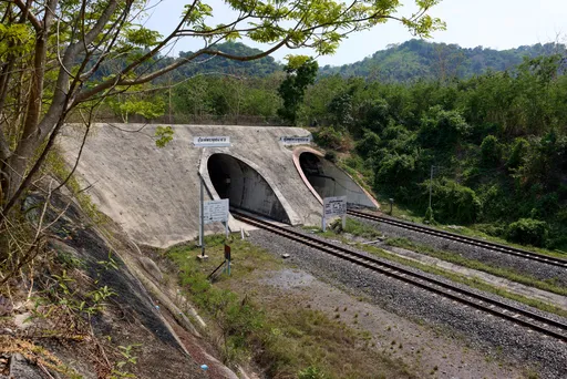 Tunneli